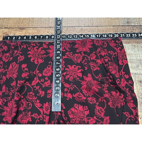 Chicos Pants 20-4 Red Black Floral Actual 40X28 Flex Waistband Slim Ankle NWT - Picture 3 of 9